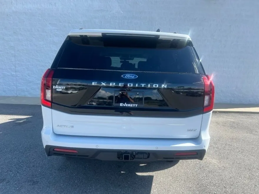 2025 Ford Expedition MAX photo 1