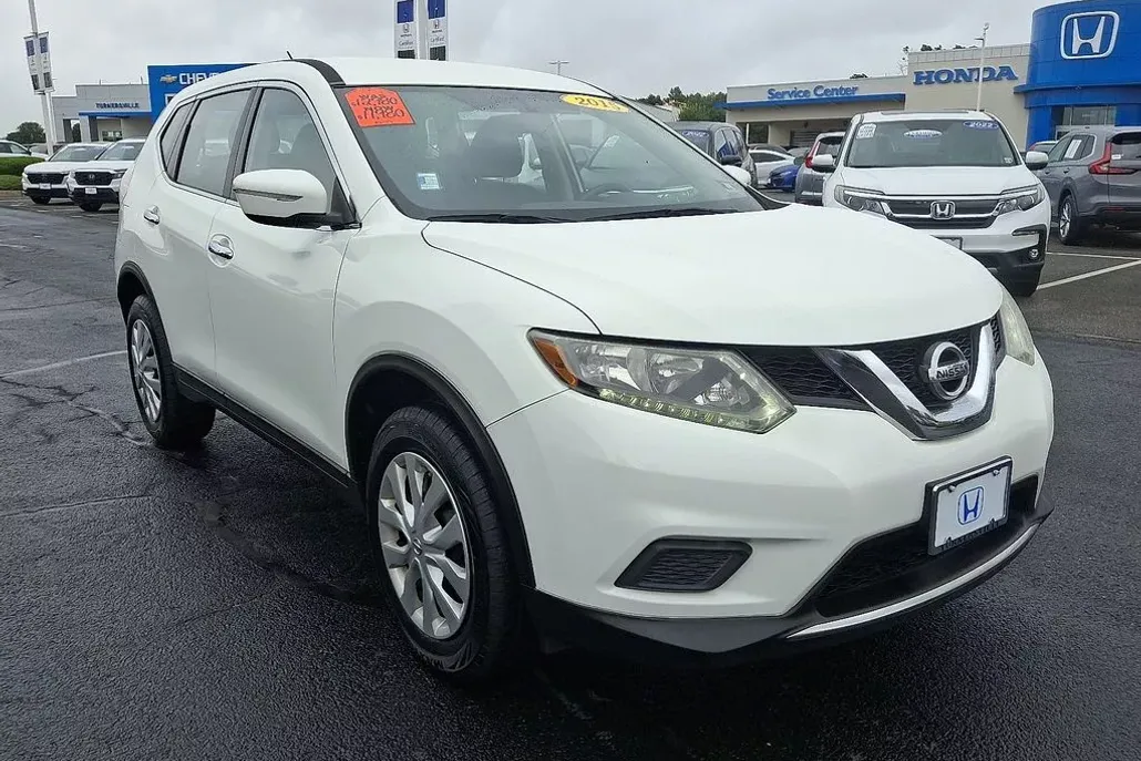 2015 Nissan Rogue S photo 1