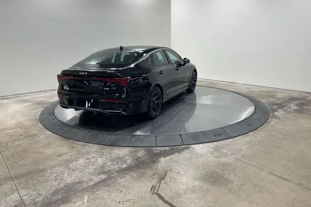 2026 Kia K5 GT-Line photo 1