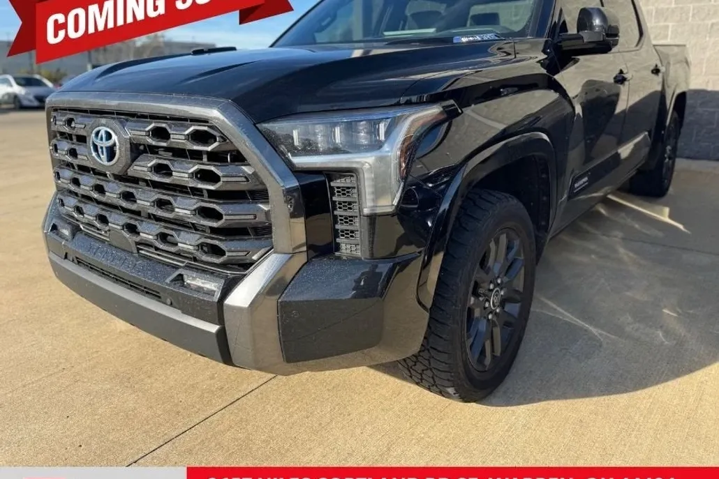 2022 Toyota Tundra Platinum photo 1