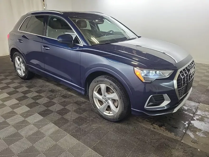 2020 Audi Q3 Premium photo 1