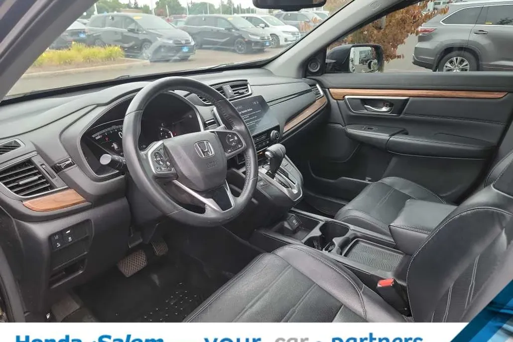 2019 Honda CR-V Touring photo 1