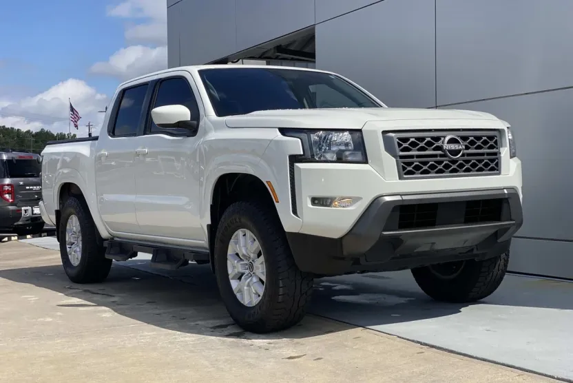 2022 Nissan Frontier Crew Cab SV photo 1