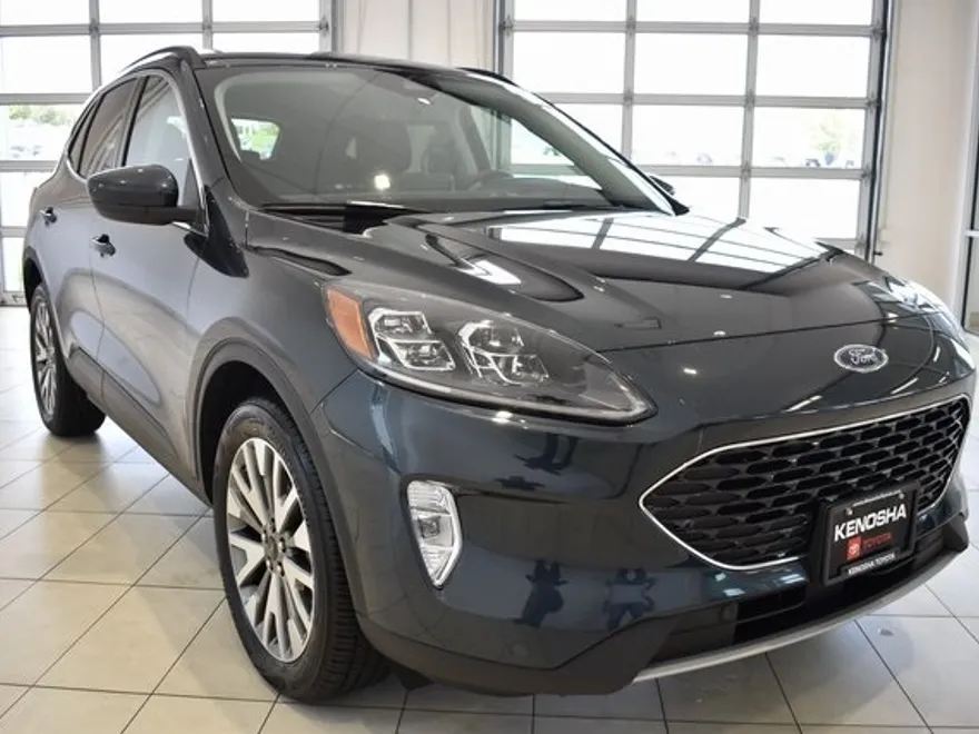 2022 Ford Escape Titanium photo 1