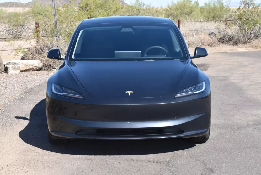 2024 Tesla Model 3 photo 1