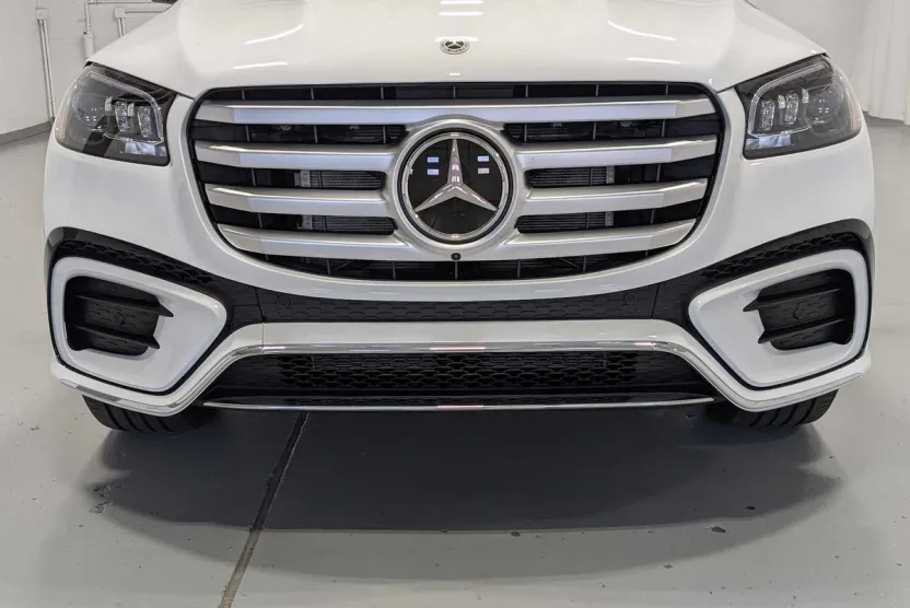 2026 Mercedes Benz GLS 580 4MATIC photo 1