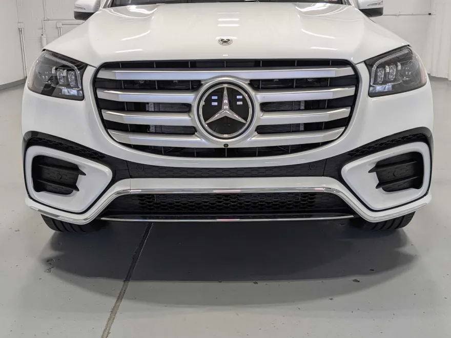 2026 Mercedes Benz GLS 580 4MATIC photo 1