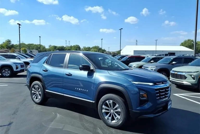 2026 Chevrolet Equinox LT photo 1