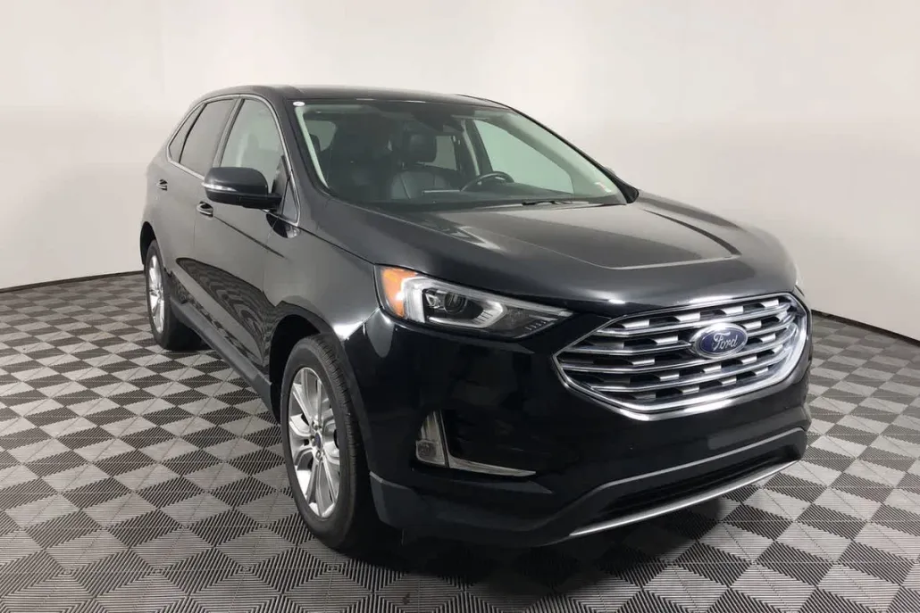2022 Ford Edge Titanium photo 1
