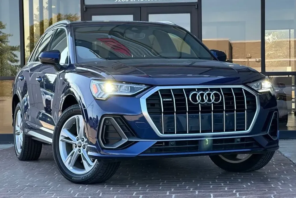 2021 Audi Q3 S line Premium Plus photo 1