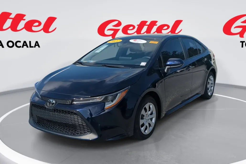 2022 Toyota Corolla LE photo 1