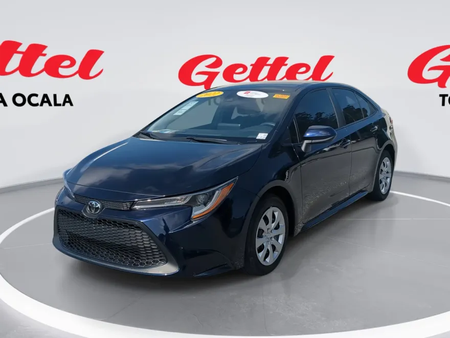 2022 Toyota Corolla LE photo 1