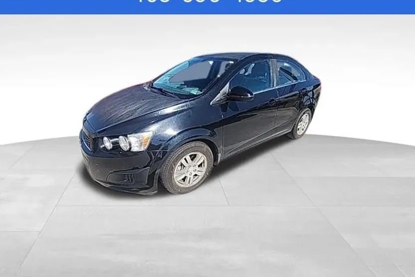 2016 Chevrolet Sonic LT photo 1