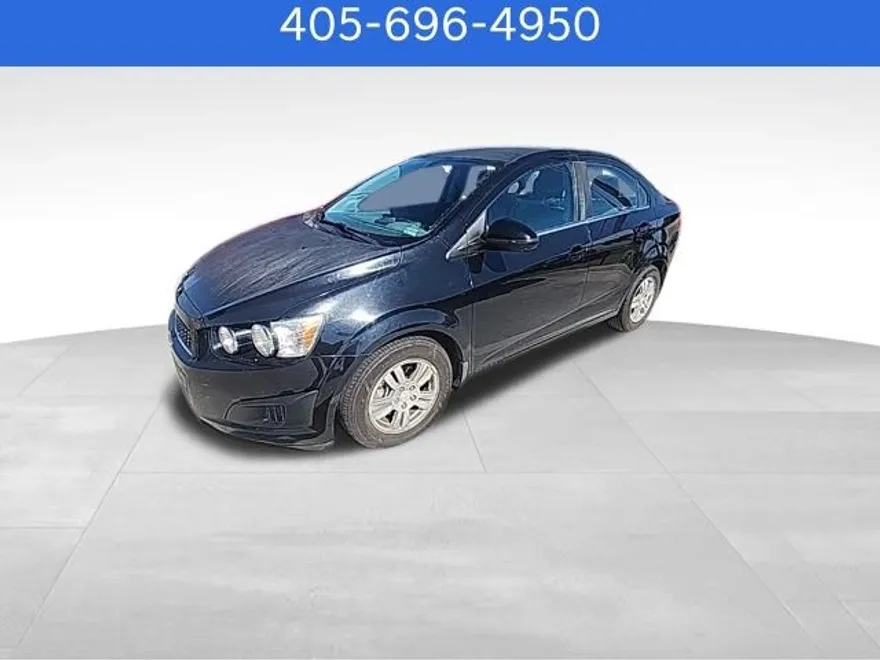 2016 Chevrolet Sonic LT photo 1