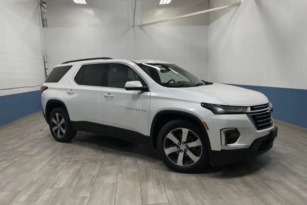 2023 Chevrolet Traverse Leather photo 1