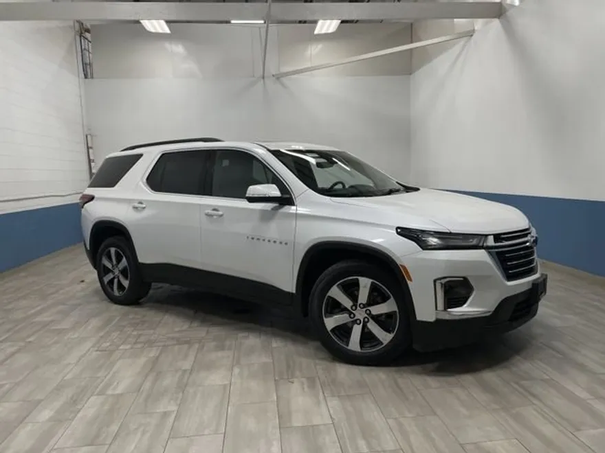 2023 Chevrolet Traverse Leather photo 1