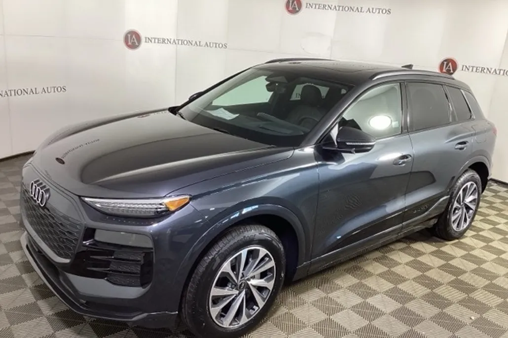 2025 Audi Q6 E-tron Premium Plus photo 1
