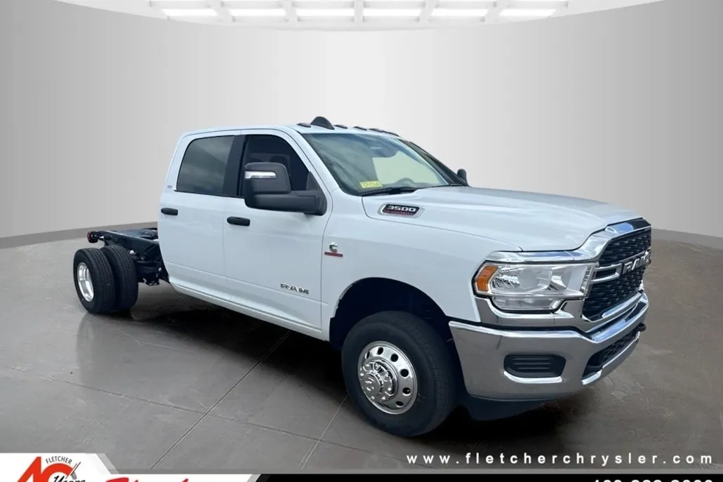 2024 Ram 3500 SLT photo 1
