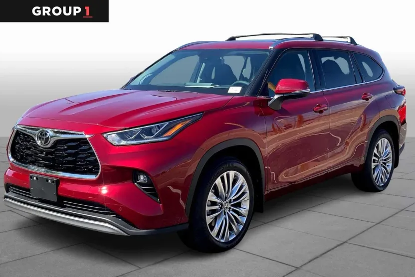 2025 Toyota Highlander Platinum photo 1