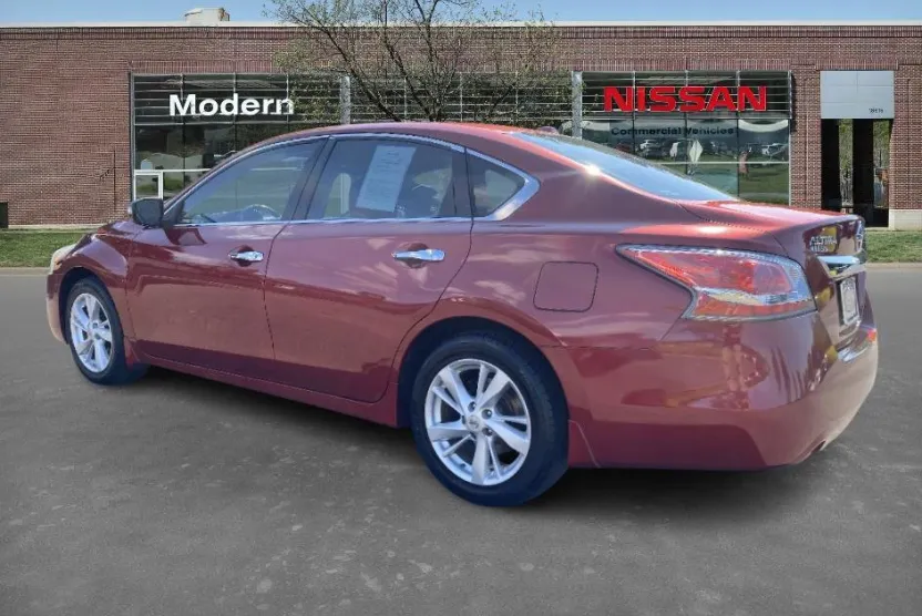 2015 Nissan Altima 2.5 SV photo 1