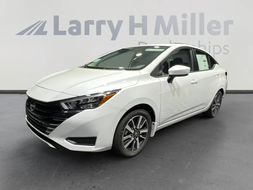2025 Nissan Versa 1.6 SV photo 1