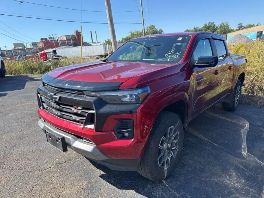 2024 Chevrolet Colorado Z71 photo 1