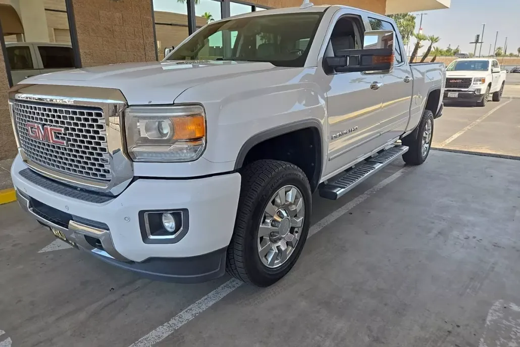 2016 Gmc Sierra 2500 HD Denali photo 1