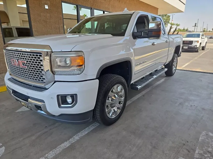 2016 Gmc Sierra 2500 HD Denali photo 1