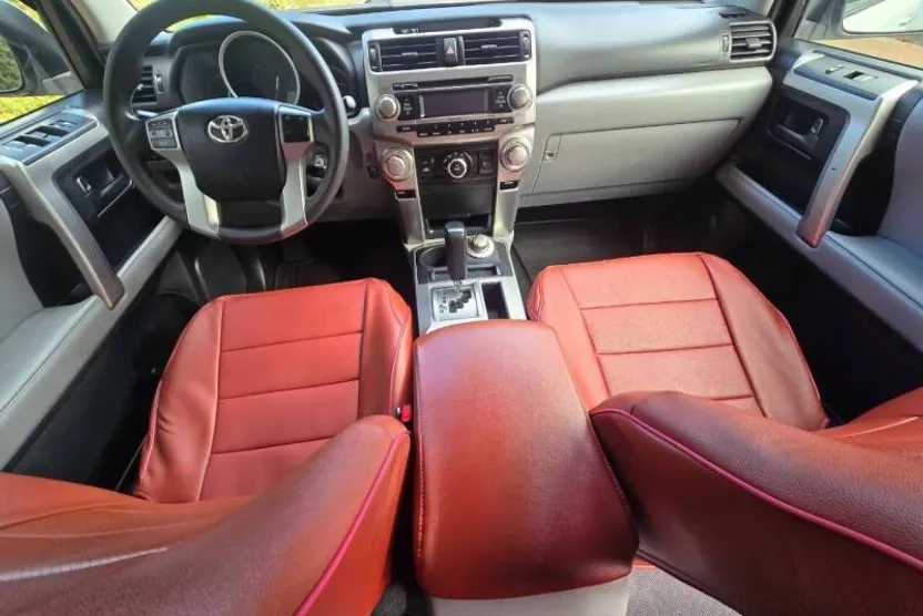 2013 Toyota 4Runner SR5 photo 1