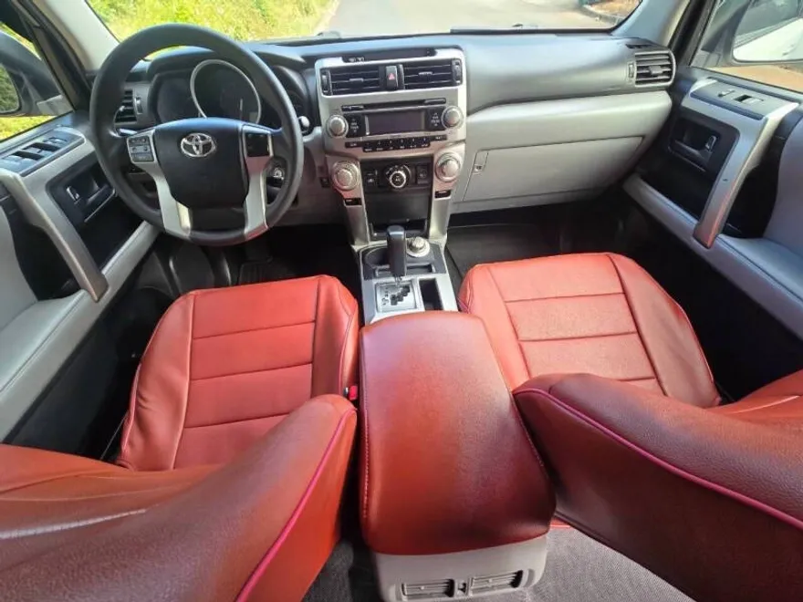 2013 Toyota 4Runner SR5 photo 1