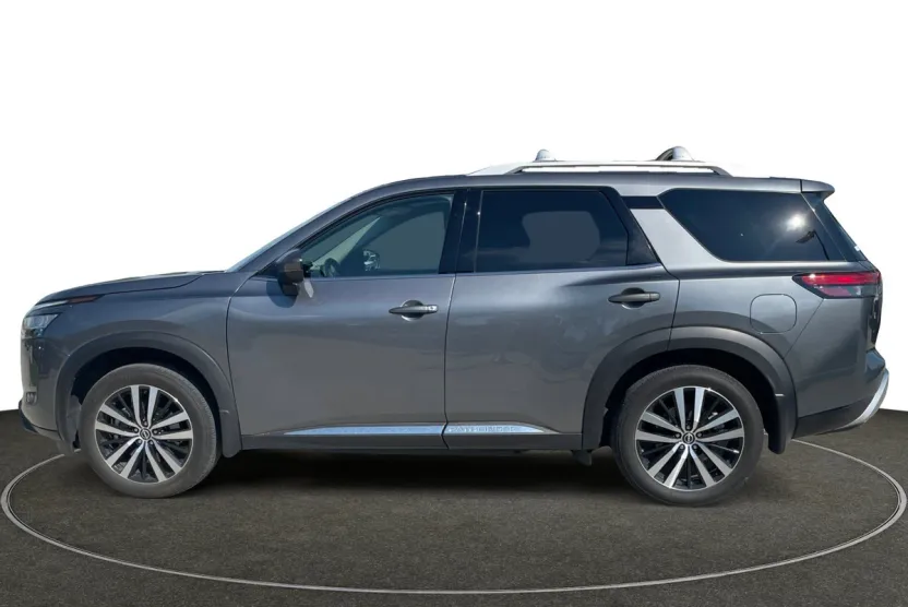 2024 Nissan Pathfinder Platinum photo 1
