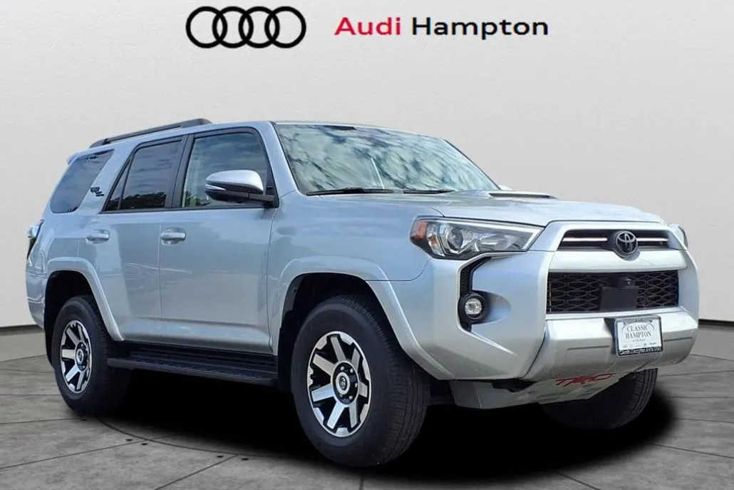 2022 Toyota 4Runner TRD Off-Road Premium photo 1