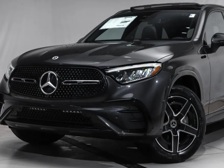 2025 Mercedes Benz GLC 300 4MATIC photo 1