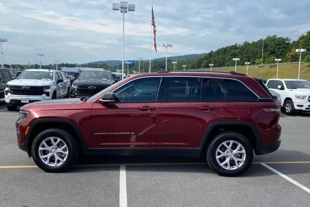 2022 Jeep Grand Cherokee Limited photo 1
