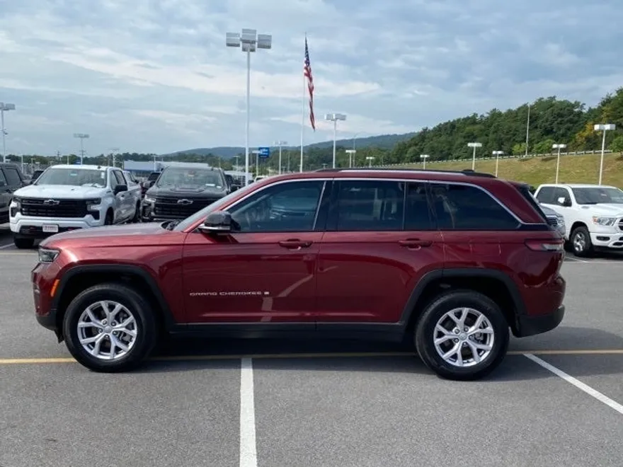 2022 Jeep Grand Cherokee Limited photo 1