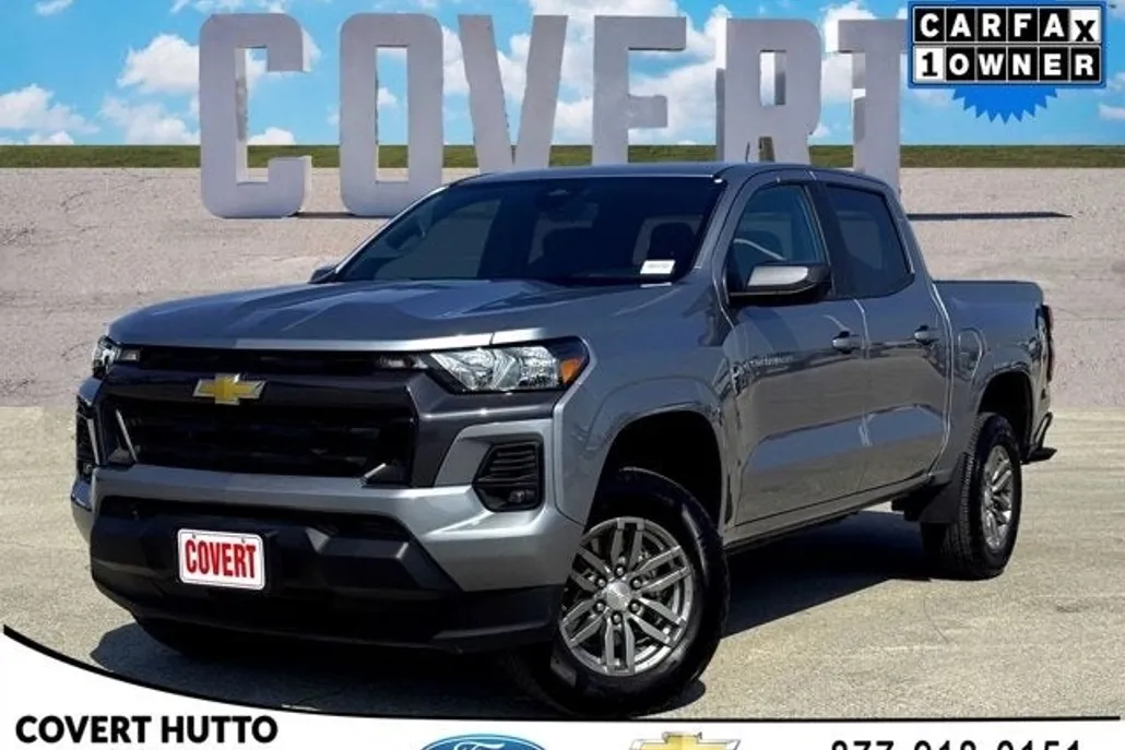 2024 Chevrolet Colorado LT photo 1