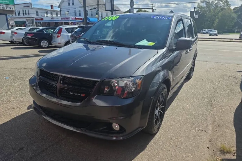2015 Dodge Grand Caravan SXT Plus photo 1