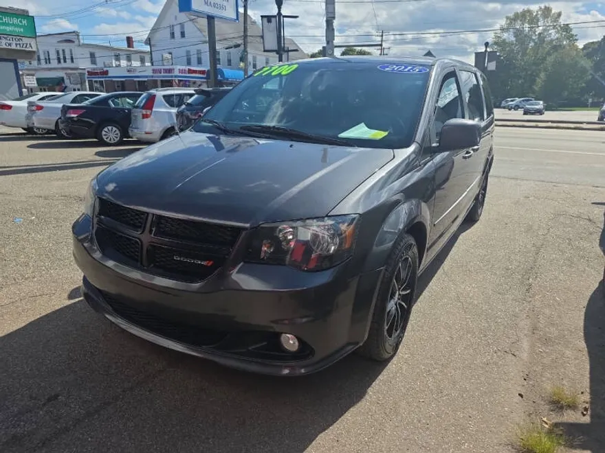 2015 Dodge Grand Caravan SXT Plus photo 1