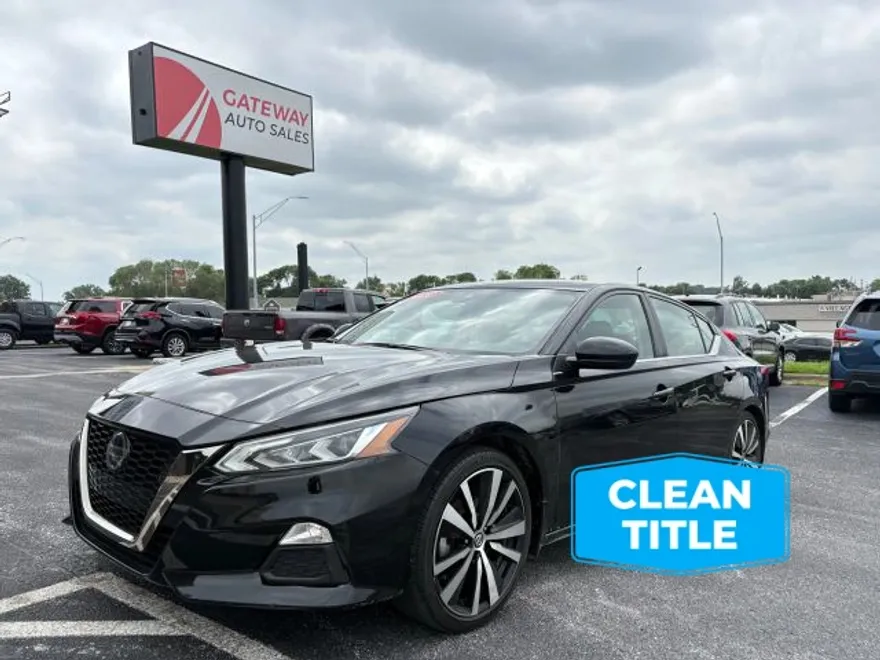2022 Nissan Altima 2.5 SR photo 1