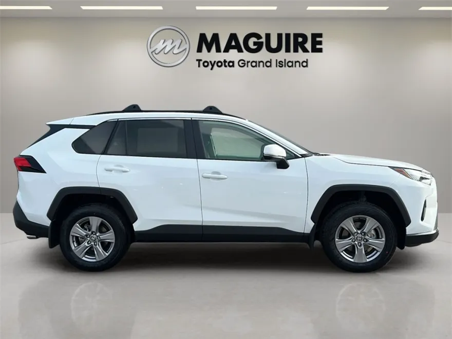 2025 Toyota RAV4 XLE photo 1