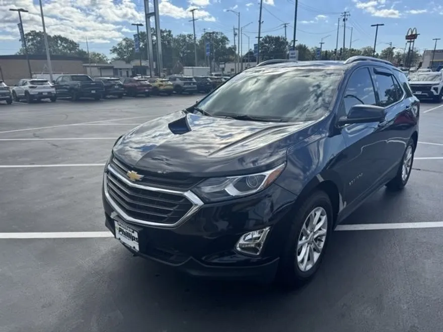 2020 Chevrolet Equinox LT photo 1