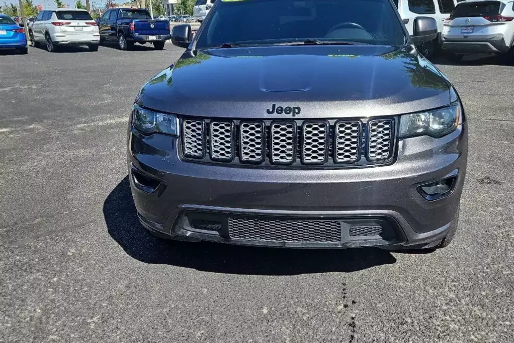 2020 Jeep Grand Cherokee Altitude photo 1