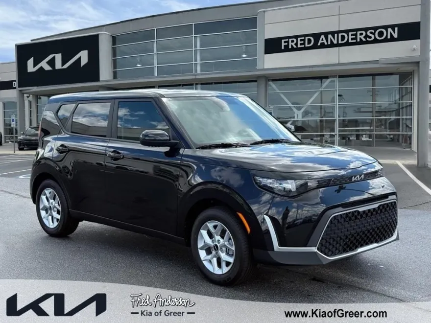 2025 Kia Soul LX photo 1