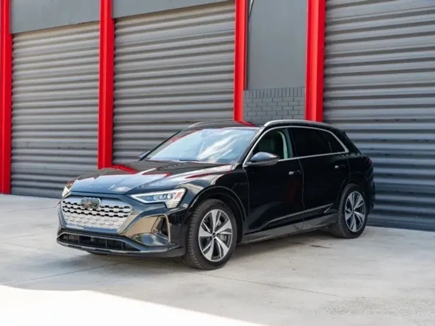 2024 Audi Q8 E-tron Premium Plus photo 1
