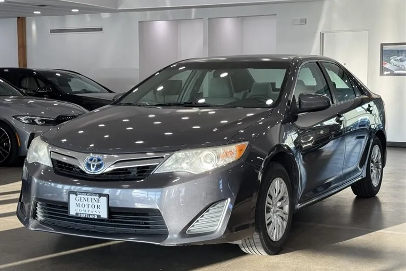 2012 Toyota Camry Hybrid LE photo 1