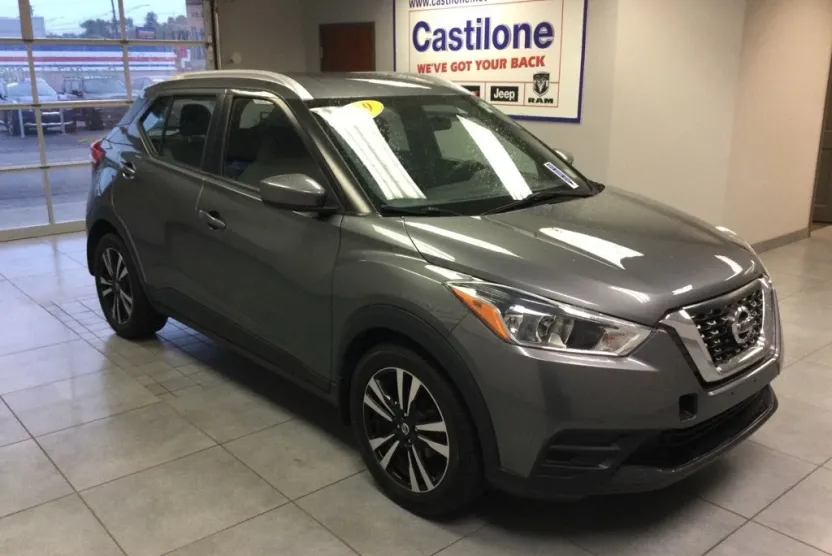 2019 Nissan Kicks SV photo 1