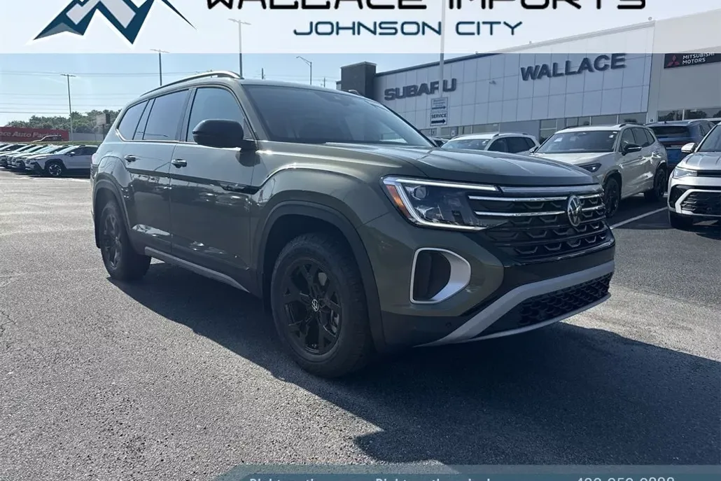 2025 Volkswagen Atlas SE Technology Peak Edition photo 1