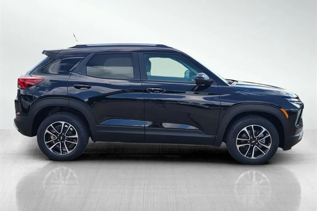 2026 Chevrolet Trailblazer LT photo 1