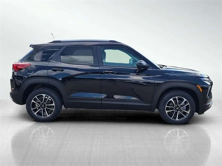 2026 Chevrolet Trailblazer LT photo 1