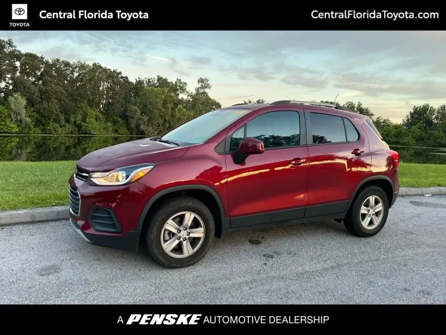 2021 Chevrolet Trax LT photo 1